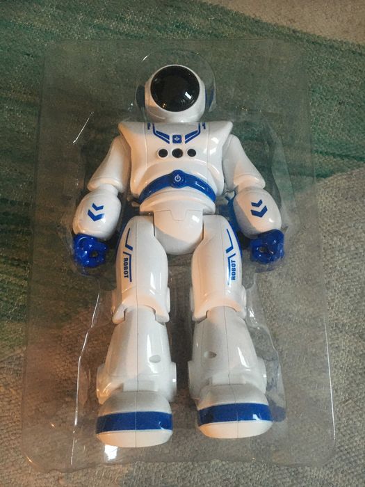 Robot inteligente e telecomandado