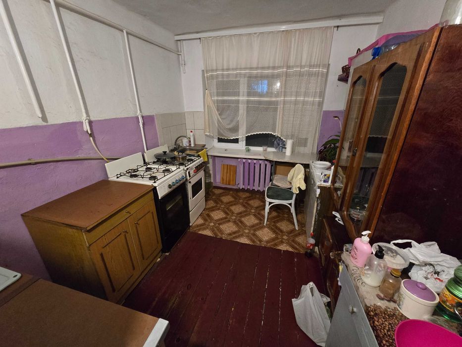 Здається кімн.в гуртожитку по вул.Антонова в р-ні Замостя,читайте опис