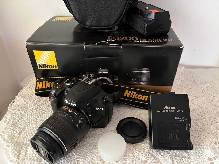 Lustrzanka Nikon D3200 z obiektywem Nikkor AF-S 18-55