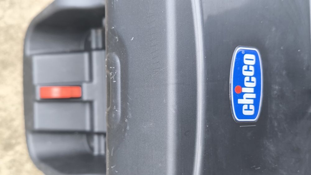 Base ovinhos IsoFix da Chicco para carro (só base)