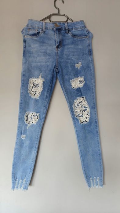 Spodnie jeans przetarcia koronka