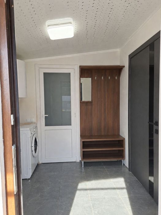 Продається частина будинку в центрі селища. 097 41 33 519 Юля .