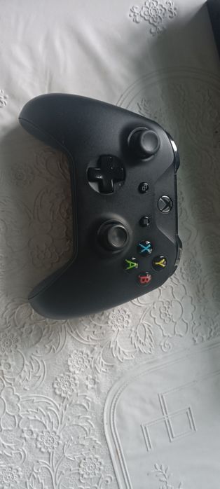 Zestaw Xbox One X 1TB