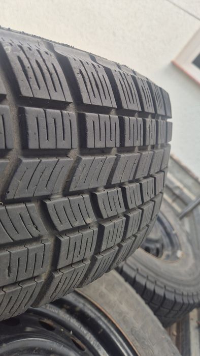 Opony Michelin Alpin 4x4, 215/70 16R.