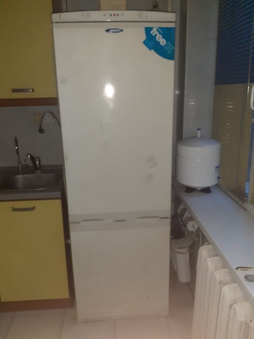 Продається італійський холодильник з морозильною камерою Ardo в ідеаль