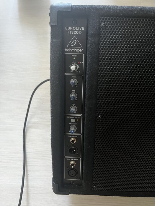 Monitor de palco Behringer Eurolive F1320D