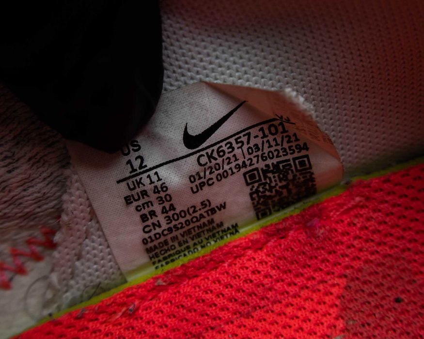 Беговые кроссовки в сетку Nike Renew Run.46 размер