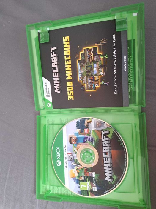 Minecraft xbox Series X. Do gry dołączone są  Minecoins 3500.