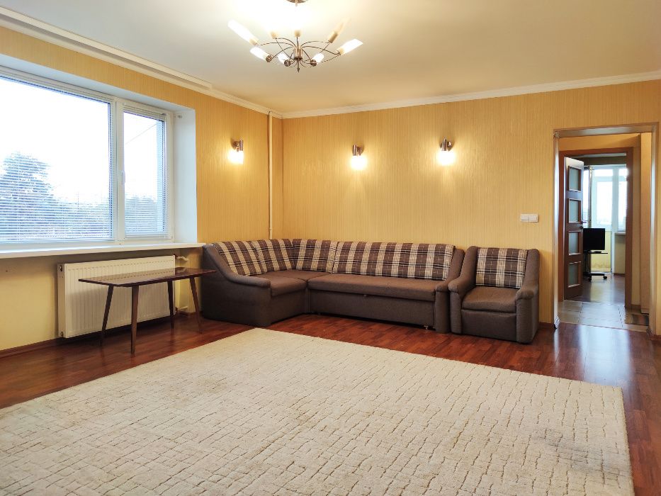 Прекрасна квартира в затишному районі біля центра