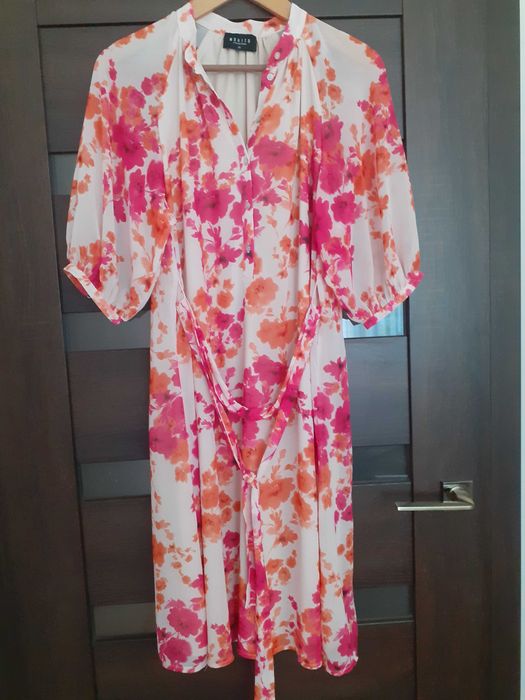 Sukienka w kwiaty M Mohito