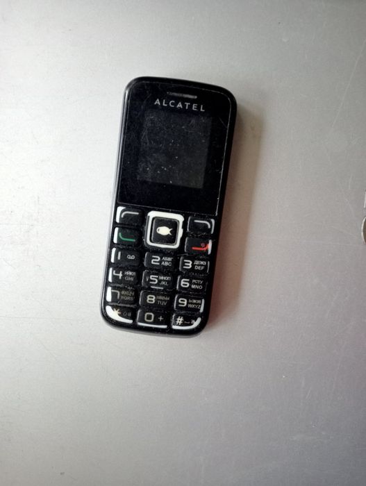 Телефон Alcatel працює бездоганно.