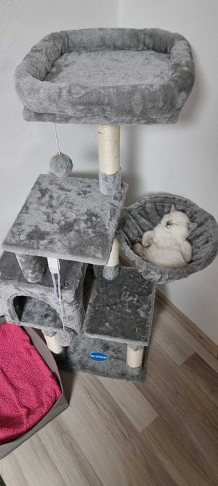 Wysoki szary drapak dla kota domek słupek do drapania 111 cm