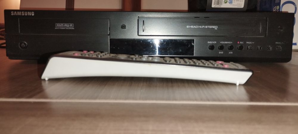 Samsung DVD-VR370 – DVD & VHS recorder + remote