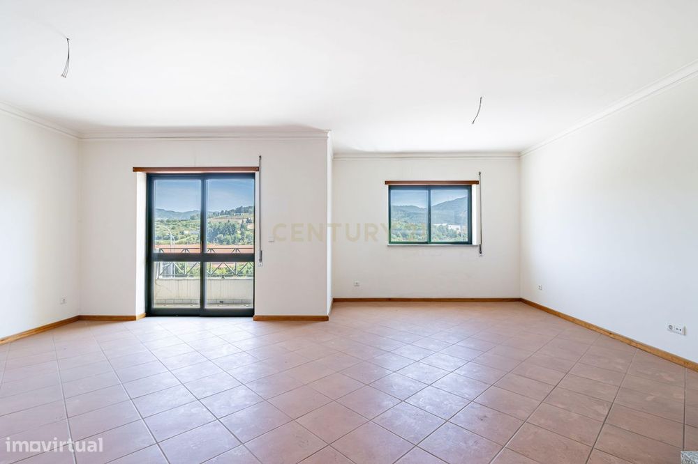 Apartamento T3 com garagem - Dálvares, Tarouca