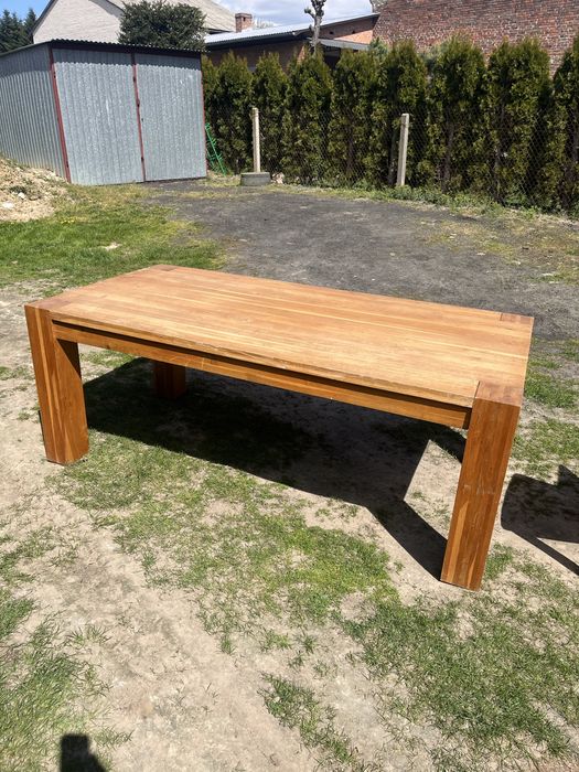 Stół dębowy z krzesłami