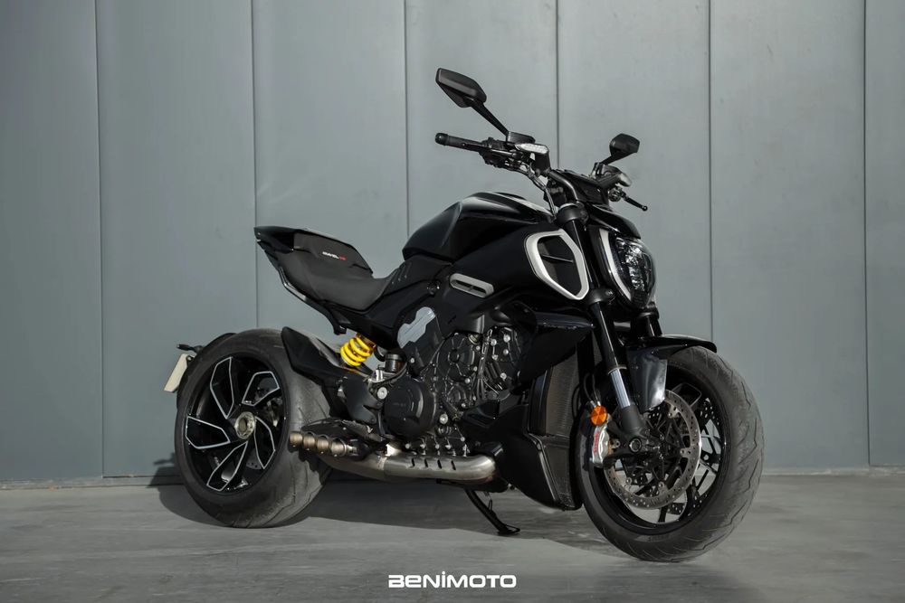 Ducati Diavel V4