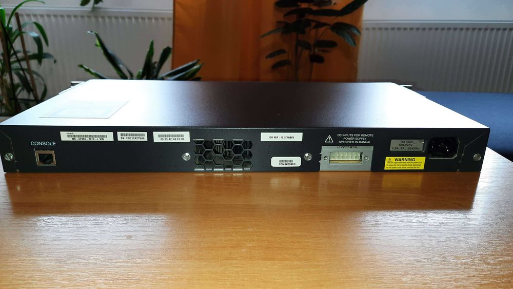 TANIO! Switch Cisco Catalyst WS-C2960+24TC-L Ethernet 10/100