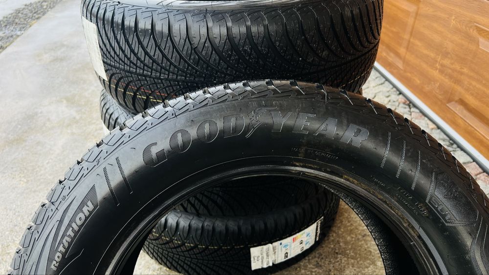 CoodYear Vector4Seasons