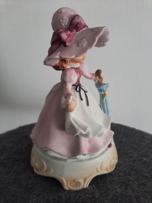 Pozytywka porcelanowa