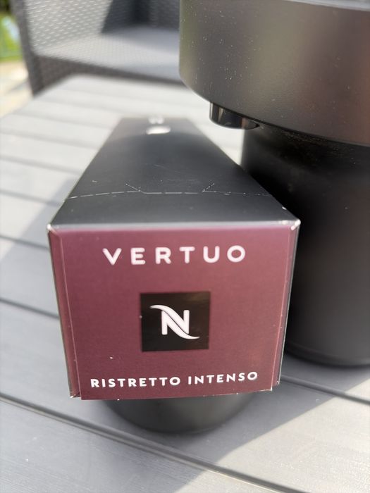 Nespresso Vertuo Pop / 6meses máximo de uso / Oferta de 1pack cápsulas Ristreto Intenso