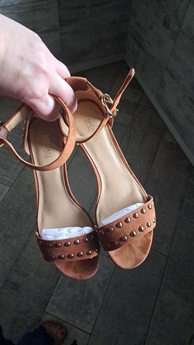 Босоніжки фірми Michael Kors