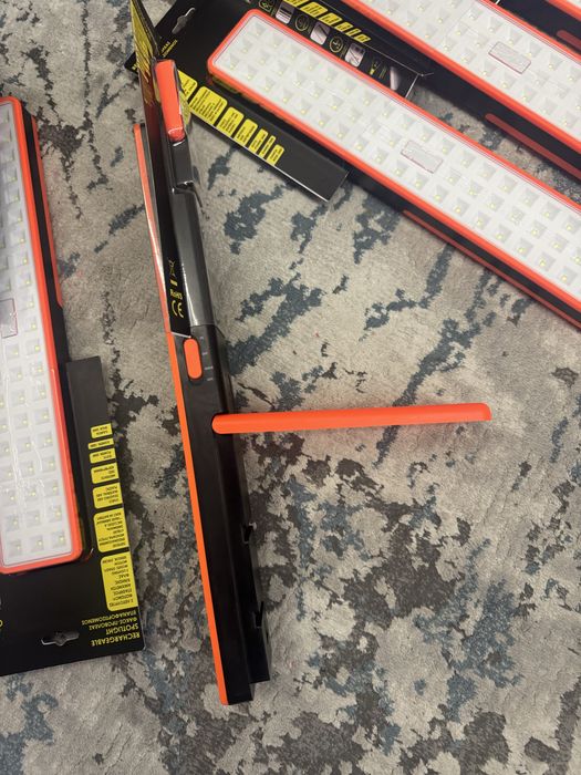 Резервне освітлення, лампа, фонарь, прожектор.