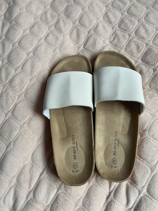 Нові білі шльопанці BRAVE SOUL LONDON