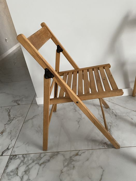 Деревʼяні складні стільці