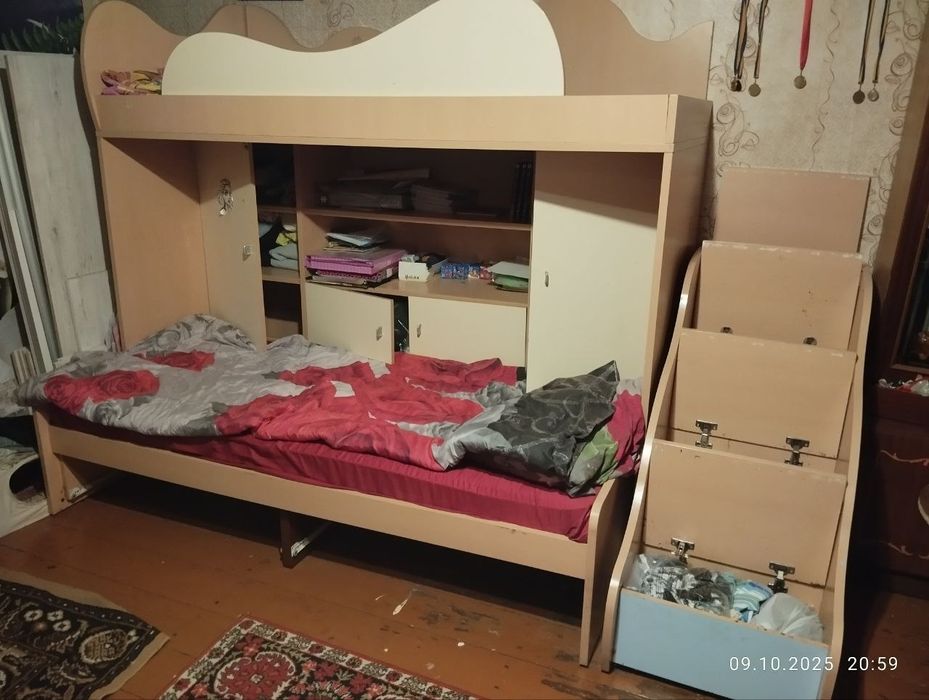 Двоповерхове ліжко