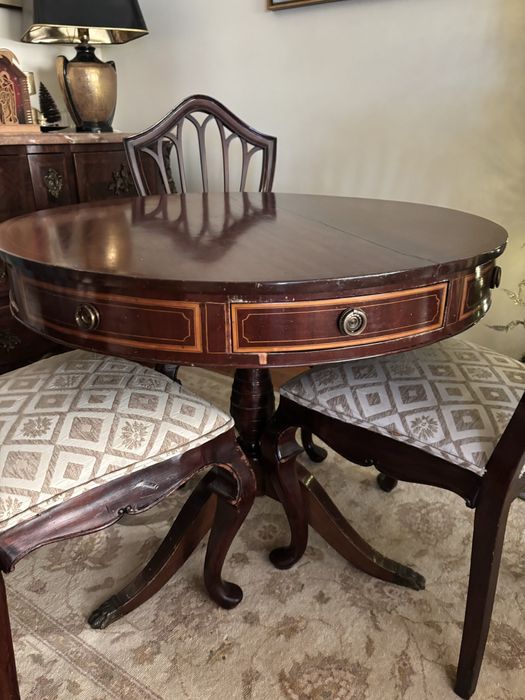 Mesa antiga c/cadeiras