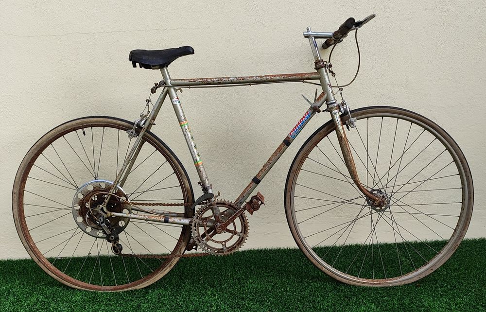 Bicicleta antiga Sirla