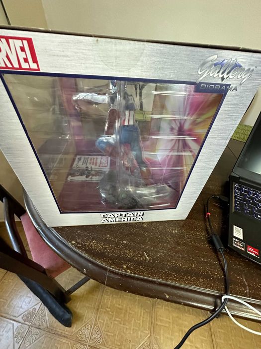 Figura Diamond Select - Marvel Gallery: Captain America