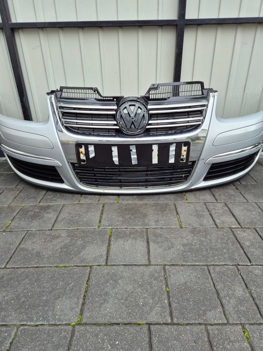 Zderzak przód przedni VW GOLF V kombi JETTA rok 08 kod lak LA7W