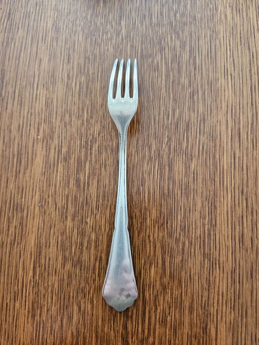 Srebrny widelec w cenie złomu.