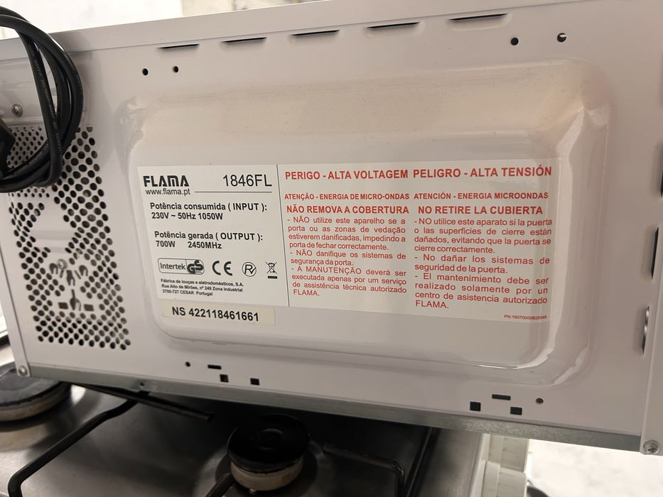 Micro-ondas FLAMA 1846FL - como novo