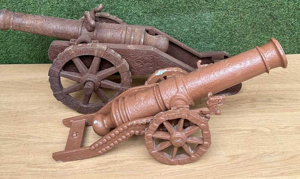 Canhoes antigos em ferro,para decoração ou coleção