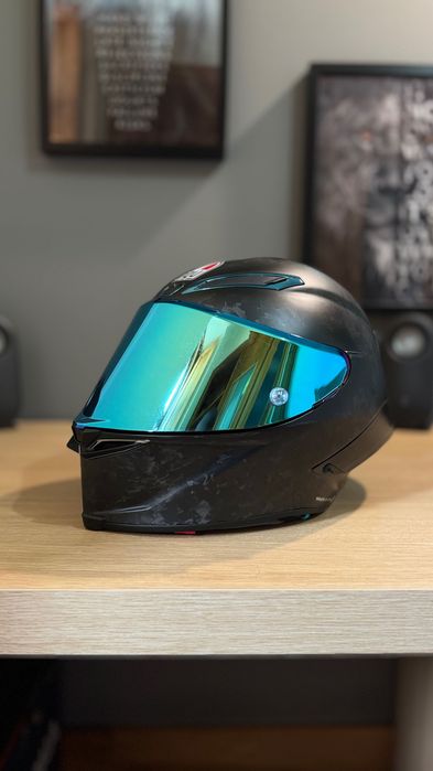 Capacete AGV Pista Gp Rr carbono forjado