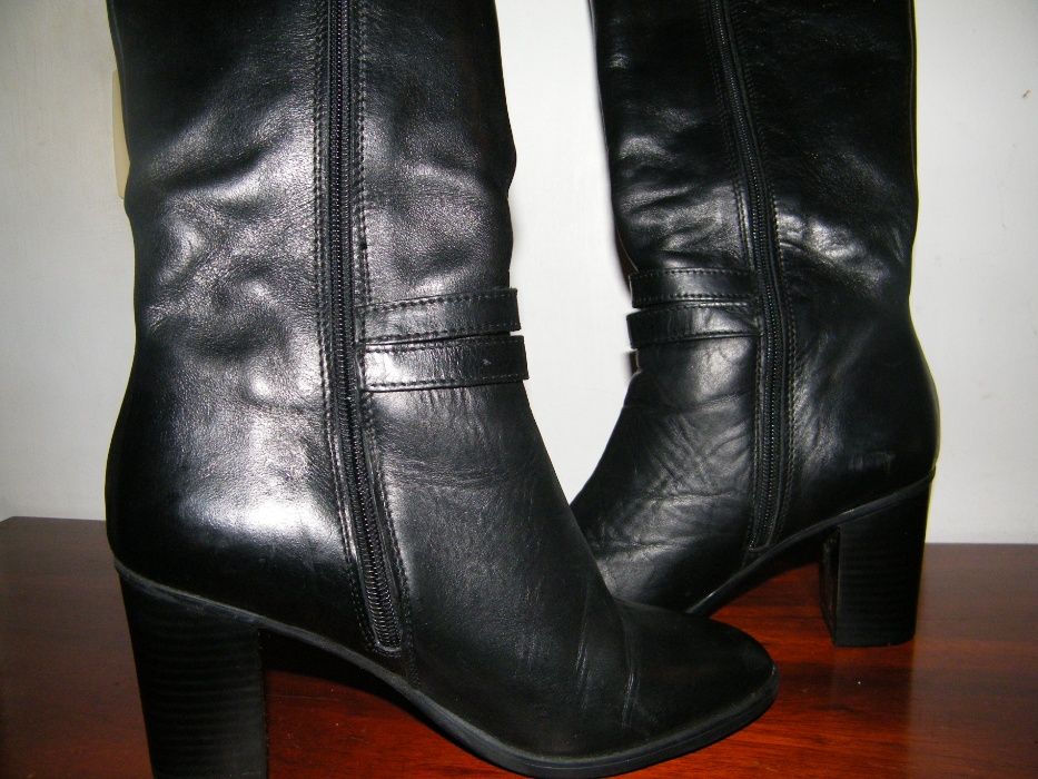 Botas pretas altas/até ao joelho, muito pouco uso (Senhora, nº36)