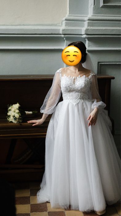 Продам весільну сукню