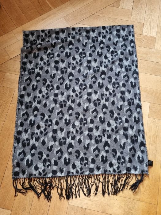 Duży szalik w panterke * H&M