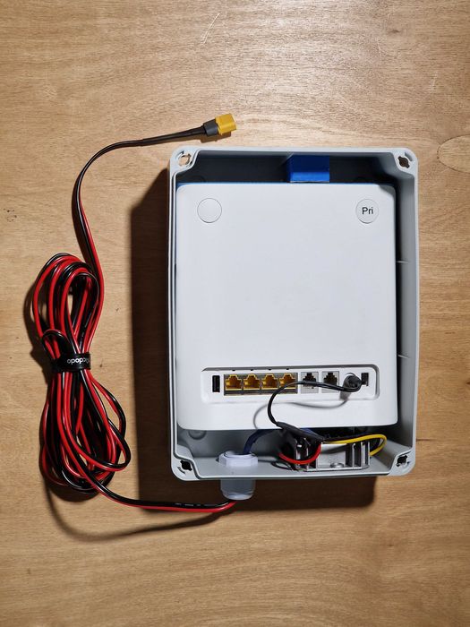 Router LTE ZTE MF286D w hermetycznej skrzynce 12V do campera przyczepy ...