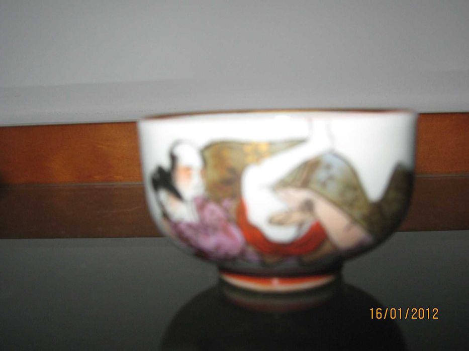 Taças raras de Saké (Shunga) com motivos eróticos do século XIX-Katani