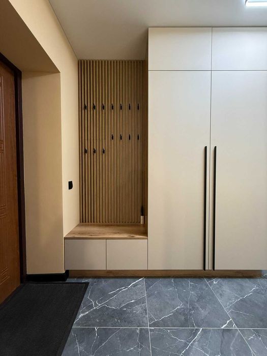 Двокімнатна квартира в центрі Богородчан із власною ділянкою.