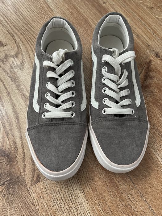 Trampki szare roz. 39