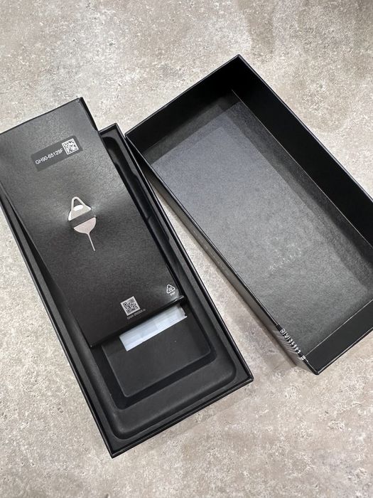 Продам флагман S21 Ultra 12/256гб на две  симкарты