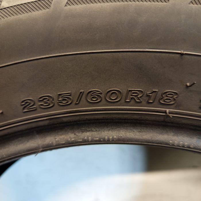 235/60R18 Bridgestone Dueler