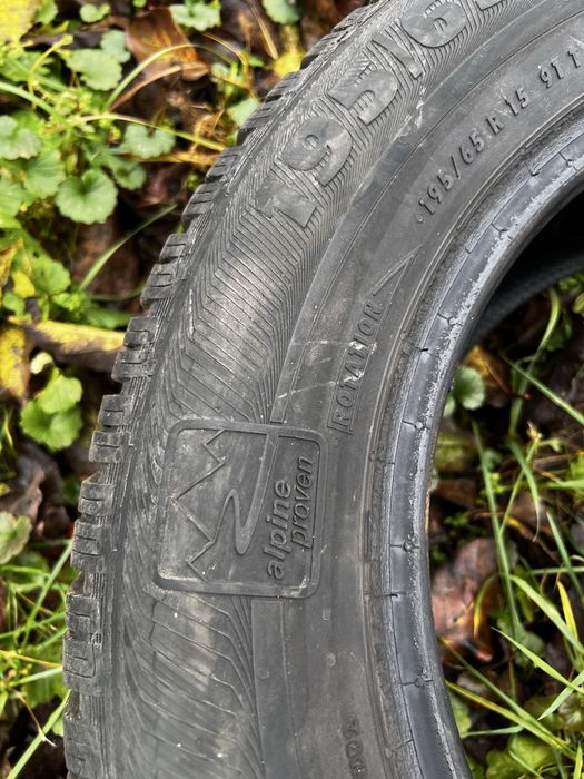 Резина 195/65 R15 зима 4шт.