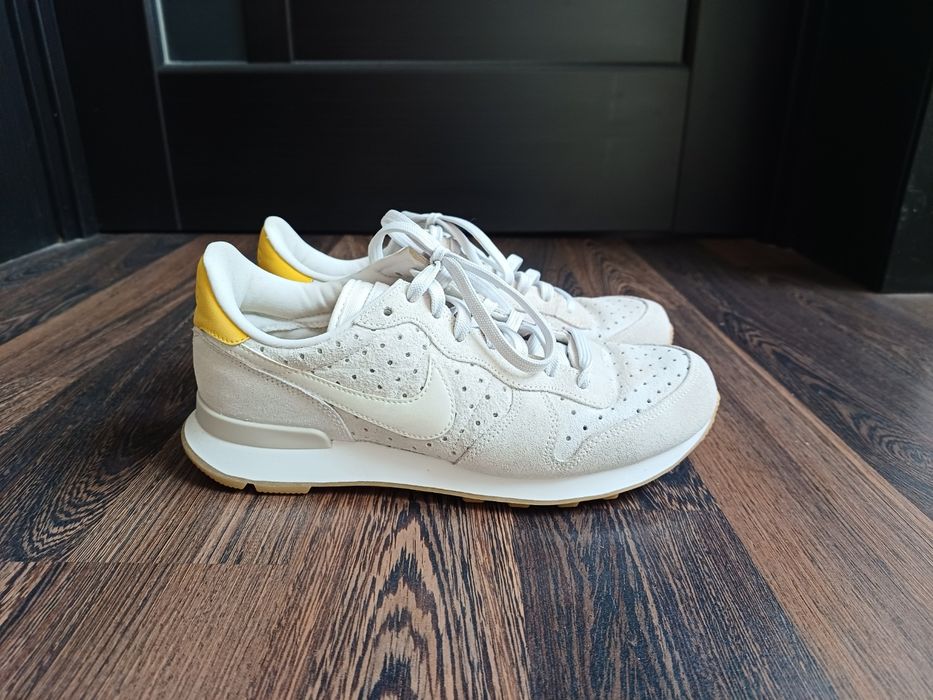 Nike жіночі кросівки