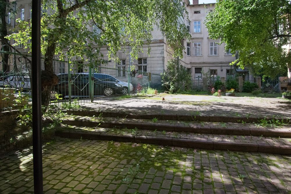 Подобово , погодинно 2-х кім.Затишна  квартира у центрі міста