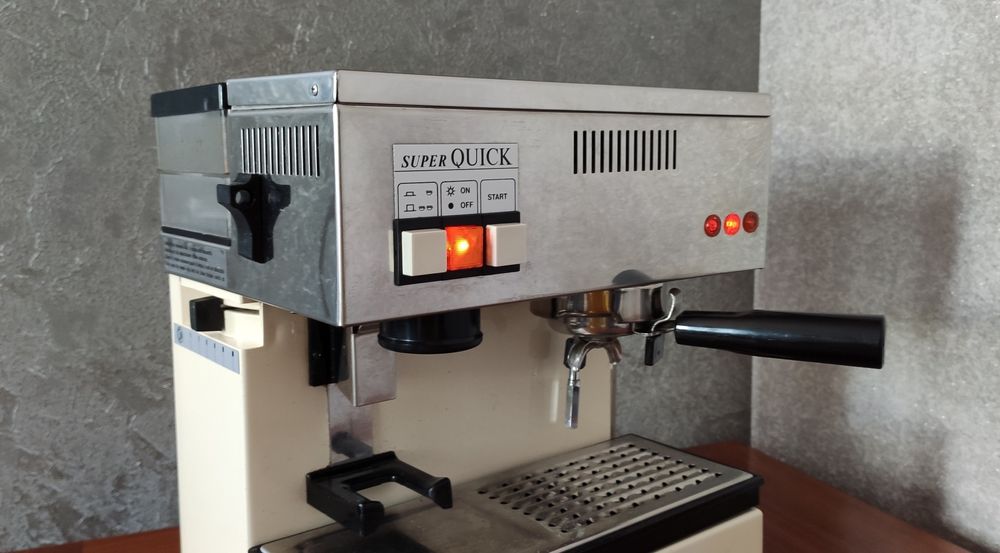 Quick Mill 0825 SuperQuick с Кофемолкой.Темпер и Коврик в комплекте.Рожок 58мм